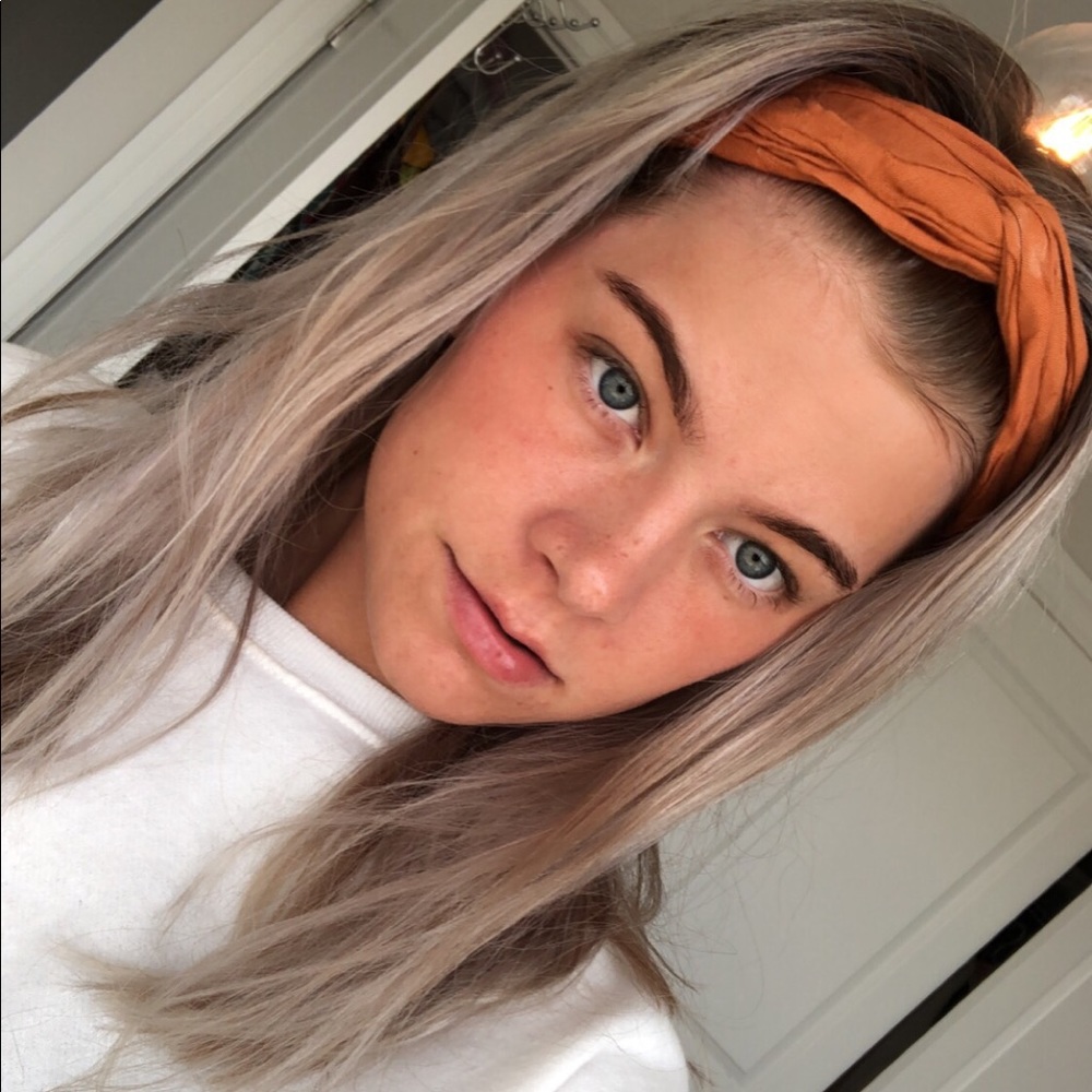 Meet your Posher, Miolyka